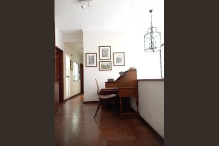 Casa à venda com 317m², 5 quartos e 3 vagas