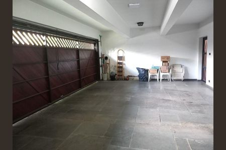 Casa à venda com 317m², 5 quartos e 3 vagas