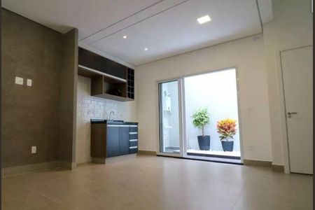 Casa à venda com 2 quartos, 103m² em Cambuci, São Paulo