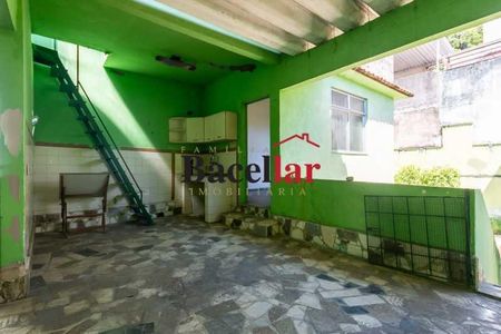 Casa à venda com 332m², 4 quartos e 2 vagas