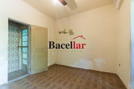 Casa à venda com 332m², 4 quartos e 2 vagas