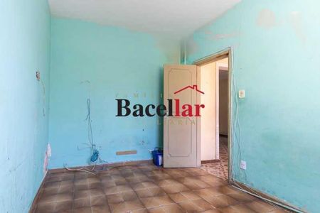 Casa à venda com 332m², 4 quartos e 2 vagas
