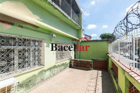 Casa à venda com 332m², 4 quartos e 2 vagas