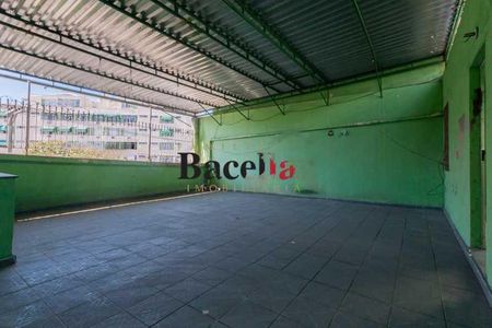 Casa à venda com 332m², 4 quartos e 2 vagas