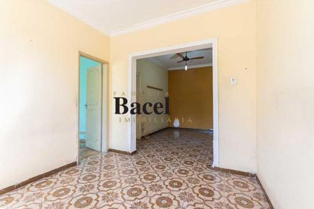 Casa à venda com 332m², 4 quartos e 2 vagas