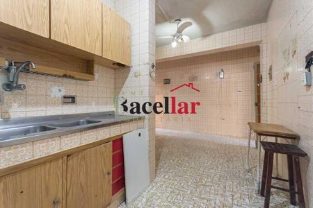 Casa à venda com 332m², 4 quartos e 2 vagas