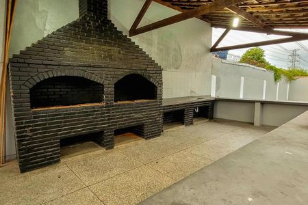 Apartamento para alugar com 55m², 2 quartos e 1 vagaÁrea comum - Salão de festas
