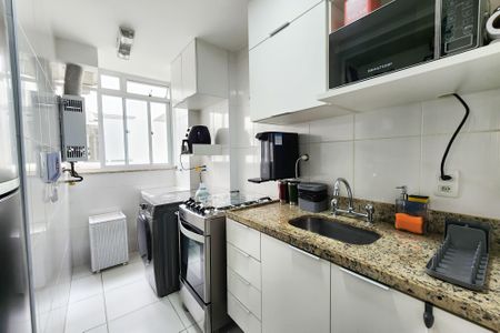 Apartamento à venda com 53m², 2 quartos e 1 vagaCozinha 