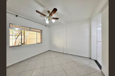 Casa para alugar com 3 quartos, 183m² em Vila Palmeiras, São Paulo