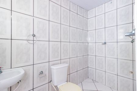 Banheiro de casa para alugar com 1 quarto, 40m² em Vila Palmeiras, São Paulo
