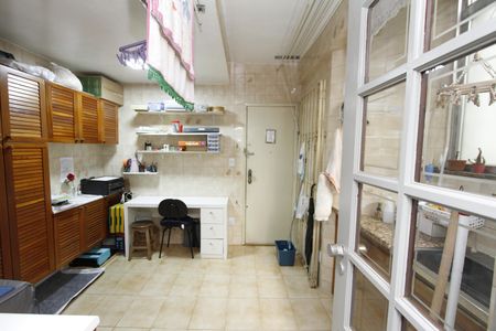 Apartamento à venda com 116m², 3 quartos e 1 vagaÁrea de Serviço