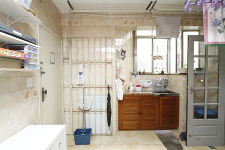 Apartamento à venda com 116m², 3 quartos e 1 vagaÁrea de Serviço