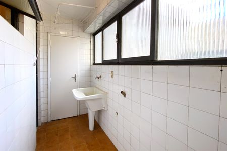 Apartamento para alugar com 70m², 2 quartos e 1 vagaÁrea de Serviço