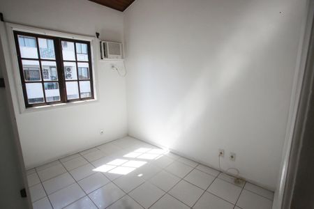 Casa de condomínio à venda com 106m², 3 quartos e 1 vagaQuarto 2
