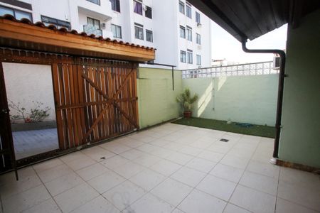 Casa de condomínio à venda com 106m², 3 quartos e 1 vagaGaragem