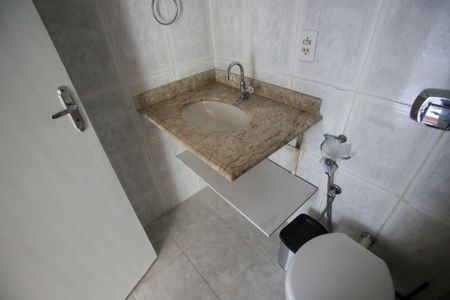 Casa de condomínio à venda com 106m², 3 quartos e 1 vagaBanheiro Social