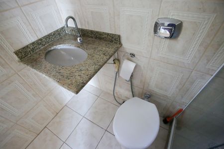 Casa de condomínio à venda com 106m², 3 quartos e 1 vagaBanheiro da Suíte