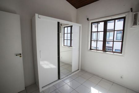 Casa de condomínio à venda com 106m², 3 quartos e 1 vagaQuarto 2
