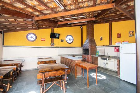 Apartamento para alugar com 53m², 2 quartos e 2 vagas Apartamento para alugar com 53m², 2 quartos e 2 vagasÁrea comum - Churrasqueira