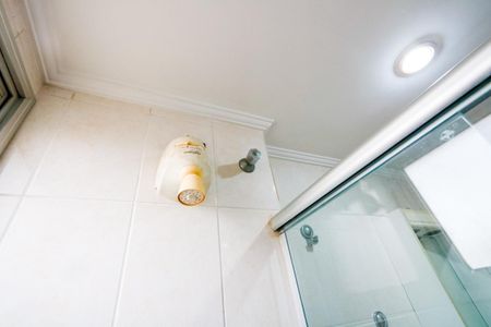 Apartamento para alugar com 53m², 2 quartos e 2 vagas Apartamento para alugar com 53m², 2 quartos e 2 vagasBanheiro do quarto 1