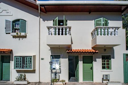Casa de condomínio à venda com 128m², 2 quartos e 1 vaga Casa de condomínio à venda com 128m², 2 quartos e 1 vagaFachada
