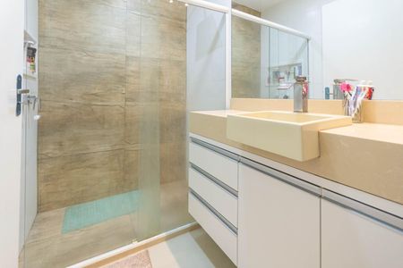 Apartamento à venda com 80m², 2 quartos e 1 vagaBanheiro Suíte