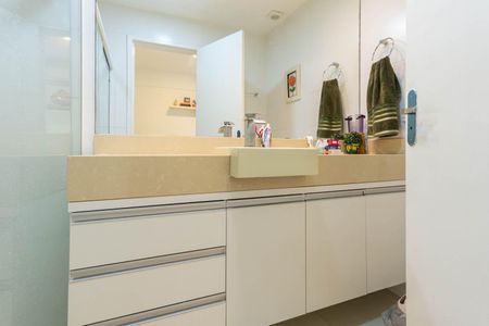 Apartamento à venda com 80m², 2 quartos e 1 vagaBanheiro Suíte