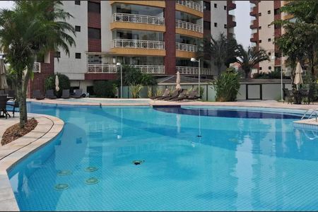 Apartamento para alugar com 165m², 3 quartos e 3 vagas Apartamento para alugar com 165m², 3 quartos e 3 vagasÁrea comum - Piscina
