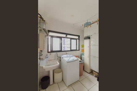 Apartamento para alugar com 165m², 3 quartos e 3 vagas Apartamento para alugar com 165m², 3 quartos e 3 vagasÁrea de Serviço