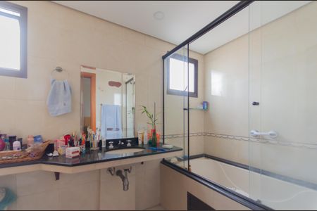 Apartamento para alugar com 165m², 3 quartos e 3 vagas Apartamento para alugar com 165m², 3 quartos e 3 vagasBanheiro da Suíte 3