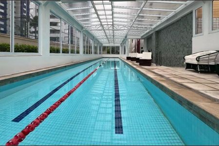 Apartamento para alugar com 165m², 3 quartos e 3 vagas Apartamento para alugar com 165m², 3 quartos e 3 vagasÁrea comum - Piscina Coberta