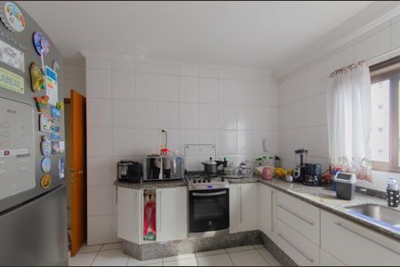 Apartamento para alugar com 165m², 3 quartos e 3 vagas Apartamento para alugar com 165m², 3 quartos e 3 vagasCozinha