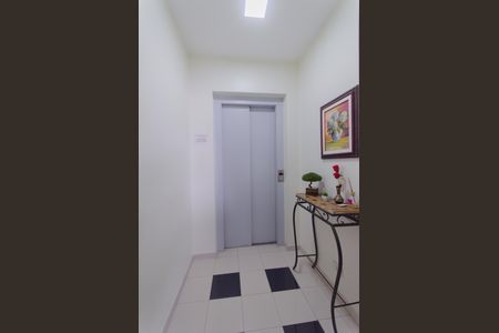 Apartamento para alugar com 165m², 3 quartos e 3 vagas Apartamento para alugar com 165m², 3 quartos e 3 vagasSala-Hall