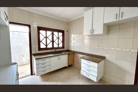 Casa à venda com 174m², 3 quartos e 2 vagasCozinha