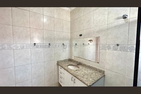 Casa à venda com 174m², 3 quartos e 2 vagasBanheiro da Suíte