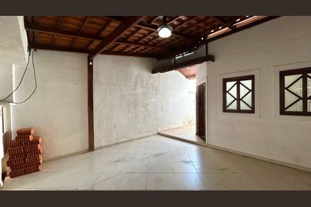 Casa à venda com 174m², 3 quartos e 2 vagasGaragem