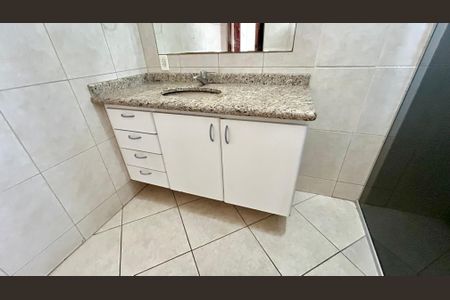 Casa à venda com 174m², 3 quartos e 2 vagasBanheiro da Suíte