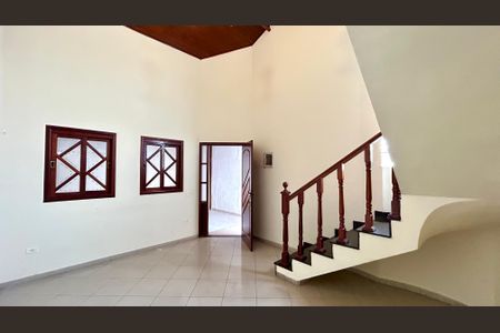 Casa à venda com 174m², 3 quartos e 2 vagasSala
