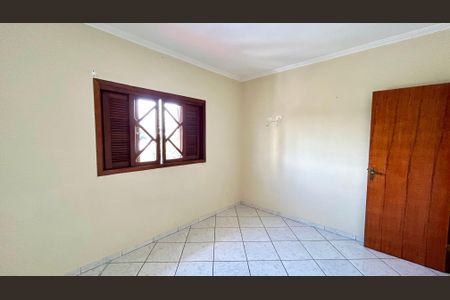 Casa à venda com 174m², 3 quartos e 2 vagasQuarto 2