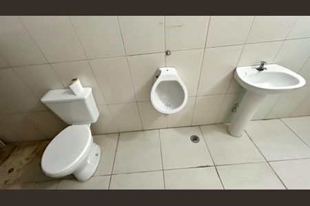 Casa à venda com 174m², 3 quartos e 2 vagasBanheiro 2