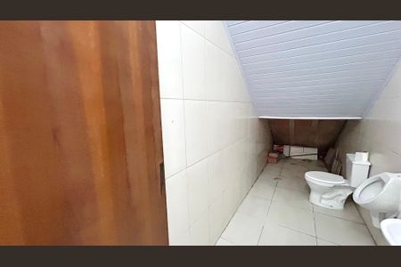 Casa à venda com 174m², 3 quartos e 2 vagasBanheiro 2