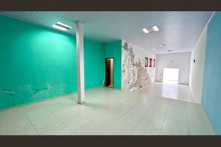 Casa à venda com 174m², 3 quartos e 2 vagasSalão 
