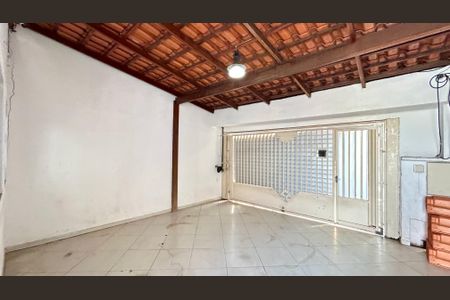 Casa à venda com 174m², 3 quartos e 2 vagasGaragem