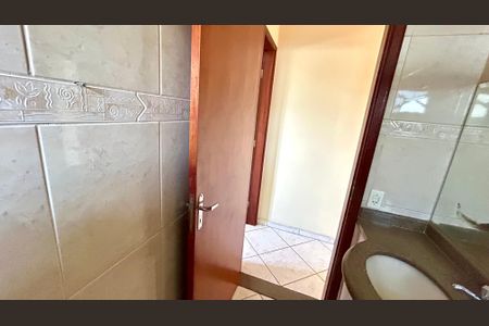 Casa à venda com 174m², 3 quartos e 2 vagasBanheiro 1