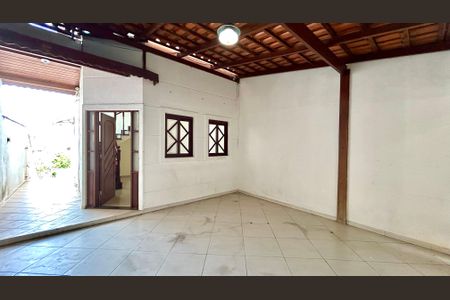Casa à venda com 174m², 3 quartos e 2 vagasGaragem