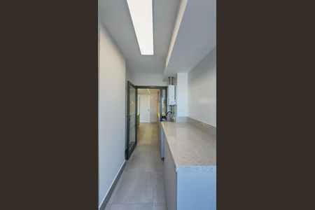 Apartamento para alugar com 136m², 3 quartos e 2 vagas Apartamento para alugar com 136m², 3 quartos e 2 vagasCozinha e Área de Serviço