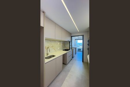 Apartamento para alugar com 136m², 3 quartos e 2 vagas Apartamento para alugar com 136m², 3 quartos e 2 vagasCozinha e Área de Serviço