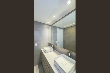 Apartamento para alugar com 136m², 3 quartos e 2 vagas Apartamento para alugar com 136m², 3 quartos e 2 vagasBanheiro da Suíte 1