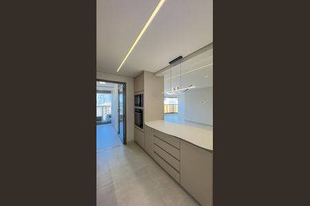 Apartamento para alugar com 136m², 3 quartos e 2 vagas Apartamento para alugar com 136m², 3 quartos e 2 vagasCozinha e Área de Serviço