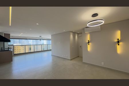Sala de apartamento para alugar com 3 quartos, 136m² em Jardim das Acacias, São Paulo